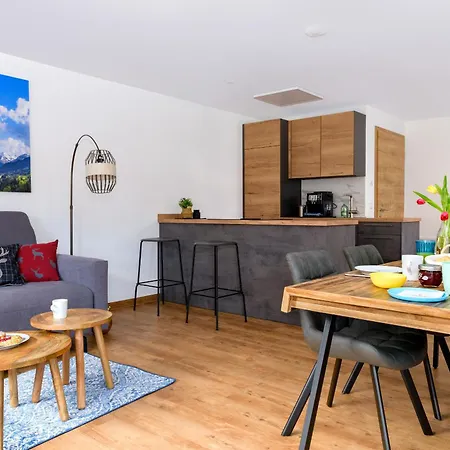 Berg Fux - Mit 2 Schlafzimmern, Bergblick, Balkon, Zentral Aber Ruhig Apartmán *